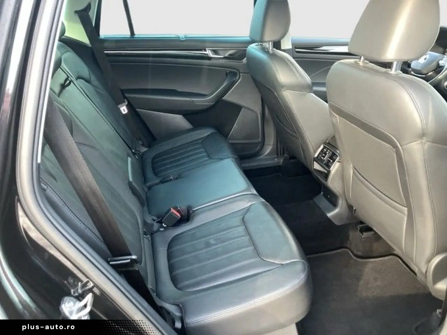 SKODA Kodiaq 2.0 TDI DSG L&K AHK LED LEDER NAVI PANO