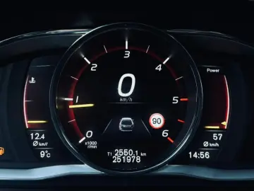 VOLVO XC60 D5 POLESTAR   2.0 DIESEL 200CP   FAB 09.2015