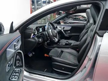 Mercedes-Benz Cla-180