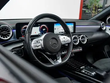 Mercedes-Benz Cla-180