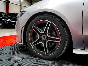 Mercedes-Benz Cla-180