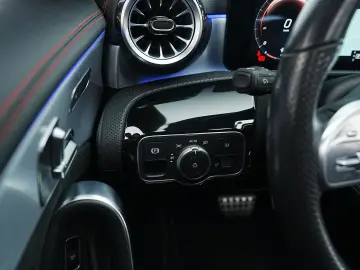 Mercedes-Benz Cla-180