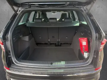 SKODA Kodiaq 2.0 TDI Sportline AHK LED NAVI PDC Tempom