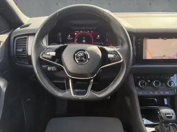 SKODA Kodiaq 2.0 TDI Sportline AHK LED NAVI PDC Tempom