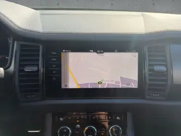 SKODA Kodiaq 2.0 TDI Sportline AHK LED NAVI PDC Tempom