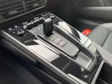 Porsche 911 Carrera 992.2 AERO SAG MATRIX SITZHZ. LEHZ.