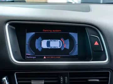 Audi Q5 • Diesel • Trapa Panoramic •