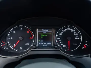 Audi Q5 • Diesel • Trapa Panoramic •