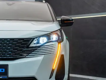 Peugeot 3008 GT Line • 2022 • DIESEL • EAT8 • LED • Pack Saf