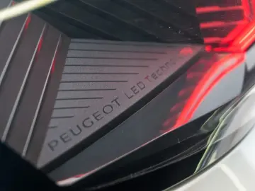 Peugeot 3008 GT Line • 2022 • DIESEL • EAT8 • LED • Pack Saf