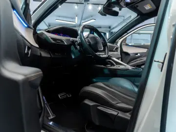 Peugeot 3008 GT Line • 2022 • DIESEL • EAT8 • LED • Pack Saf