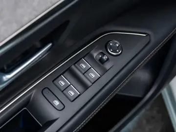 Peugeot 3008 GT Line • 2022 • DIESEL • EAT8 • LED • Pack Saf