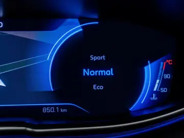 Peugeot 3008 GT Line • 2022 • DIESEL • EAT8 • LED • Pack Saf