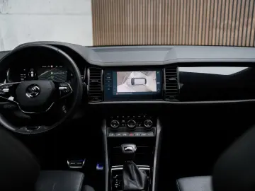 SKODA Kodiaq 2.0 TDI L&K   Matrix   Pano   360   SH SL