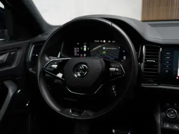 SKODA Kodiaq 2.0 TDI L&K   Matrix   Pano   360   SH SL