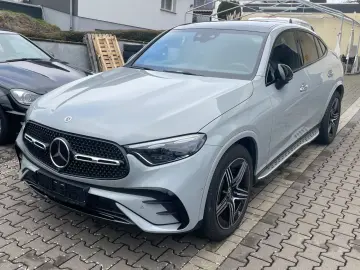 MERCEDES-BENZ GLC 300 d 4M AMG-PANO-DIST-HUD-AHK-360K-BUR-20