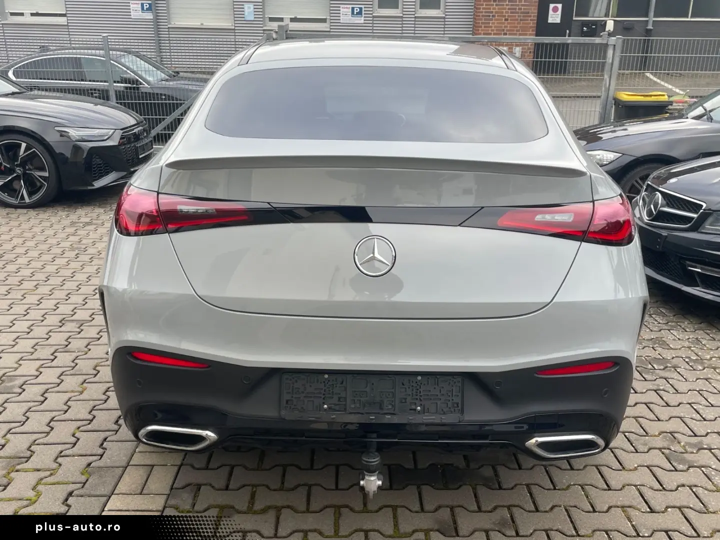 MERCEDES-BENZ GLC 300 d 4M AMG-PANO-DIST-HUD-AHK-360K-BUR-20