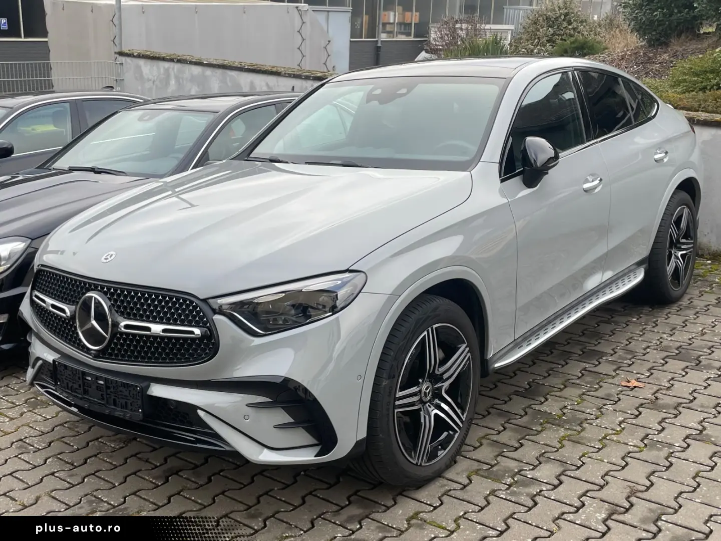 MERCEDES-BENZ GLC 300 d 4M AMG-PANO-DIST-HUD-AHK-360K-BUR-20