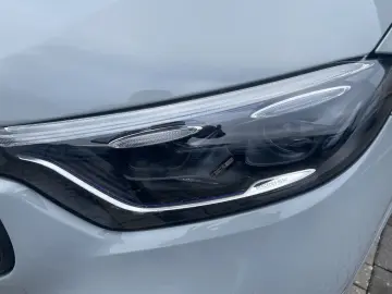 MERCEDES-BENZ GLC 300 d 4M AMG-PANO-DIST-HUD-AHK-360K-BUR-20