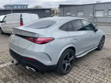 MERCEDES-BENZ GLC 300 d 4M AMG-PANO-DIST-HUD-AHK-360K-BUR-20