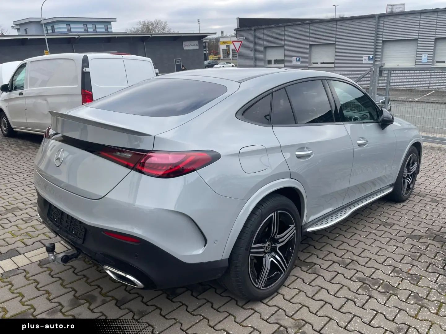 MERCEDES-BENZ GLC 300 d 4M AMG-PANO-DIST-HUD-AHK-360K-BUR-20