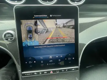 MERCEDES-BENZ GLC 300 d 4M AMG-PANO-DIST-HUD-AHK-360K-BUR-20