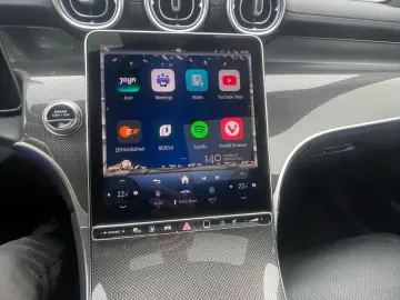 MERCEDES-BENZ GLC 300 d 4M AMG-PANO-DIST-HUD-AHK-360K-BUR-20