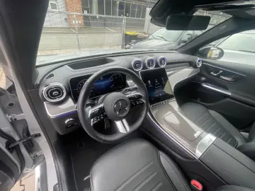 MERCEDES-BENZ GLC 300 d 4M AMG-PANO-DIST-HUD-AHK-360K-BUR-20