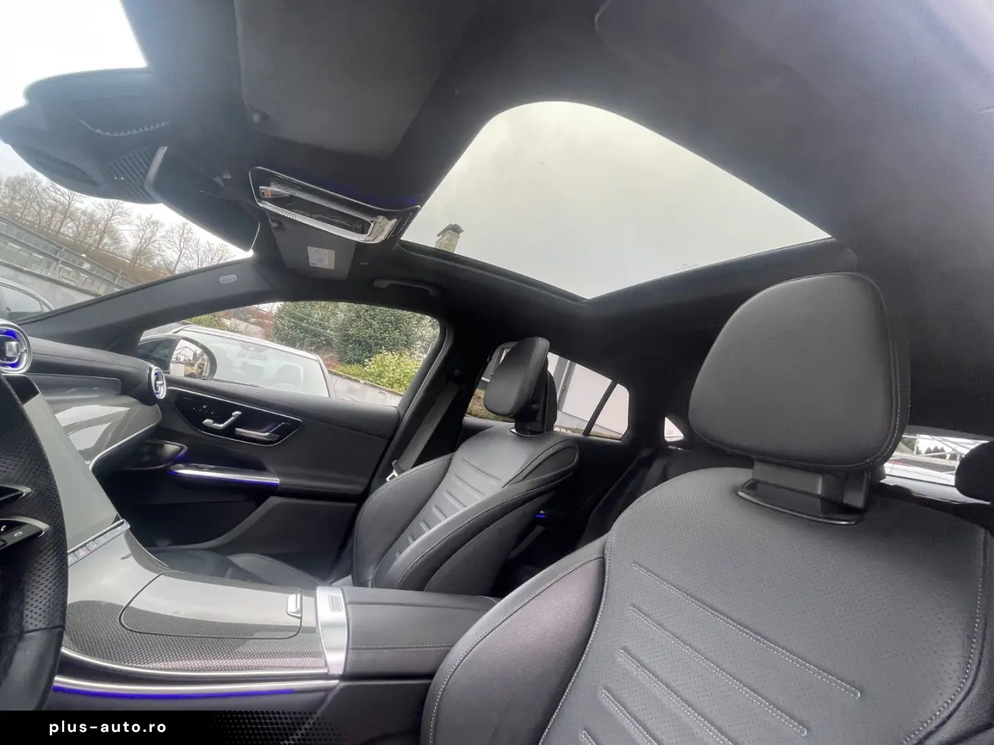 MERCEDES-BENZ GLC 300 d 4M AMG-PANO-DIST-HUD-AHK-360K-BUR-20