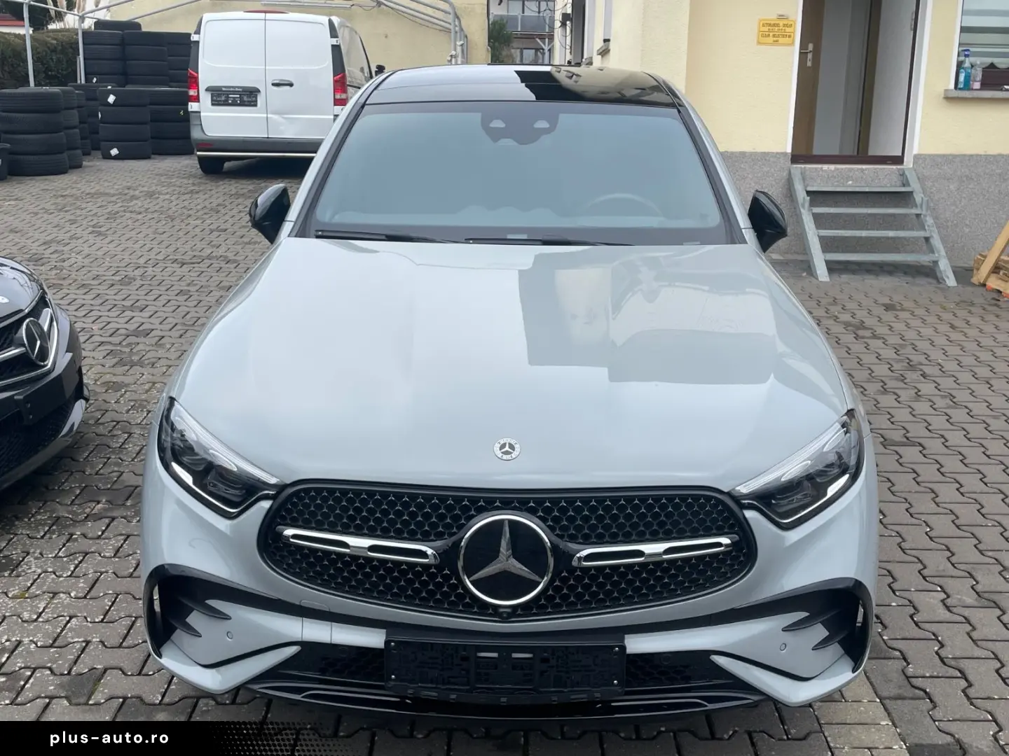 MERCEDES-BENZ GLC 300 d 4M AMG-PANO-DIST-HUD-AHK-360K-BUR-20