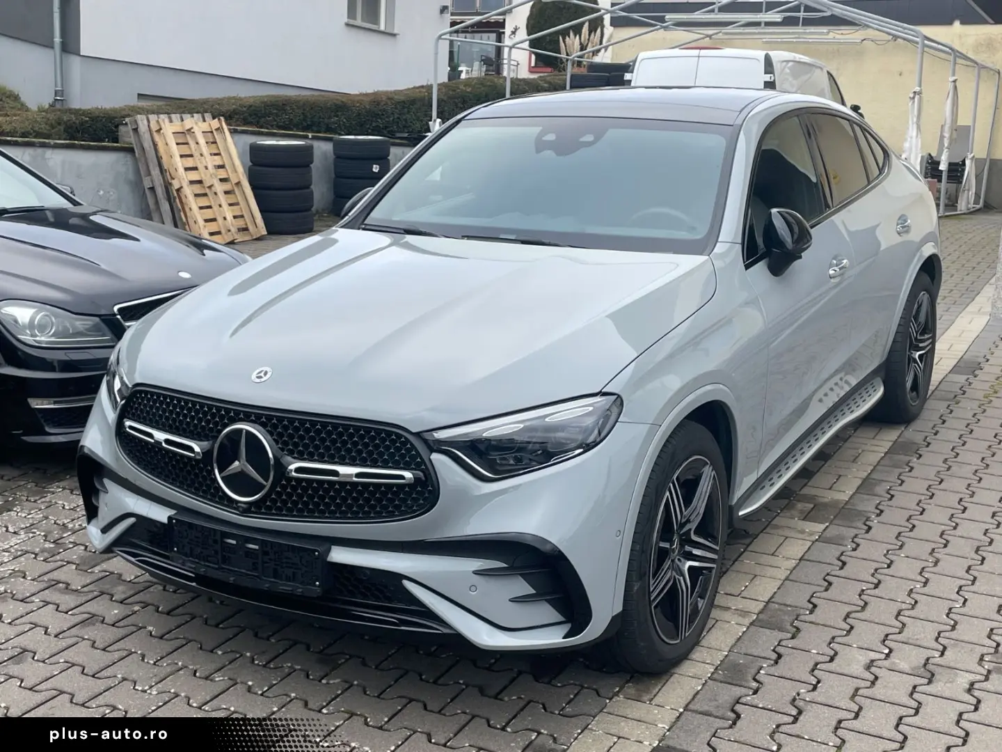 MERCEDES-BENZ GLC 300 d 4M AMG-PANO-DIST-HUD-AHK-360K-BUR-20