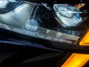 Peugeot 508 • GT • 1.6L • Hybrid • Automat • Rate Credit Lea