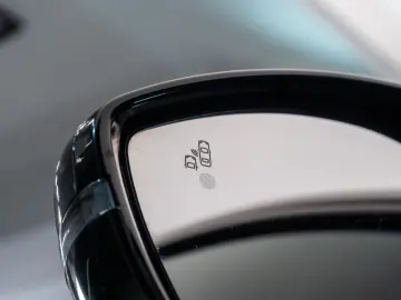 Peugeot 508 • GT • 1.6L • Hybrid • Automat • Rate Credit Lea