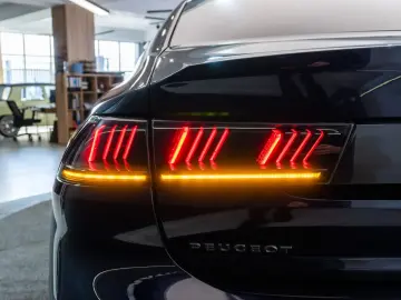 Peugeot 508 • GT • 1.6L • Hybrid • Automat • Rate Credit Lea