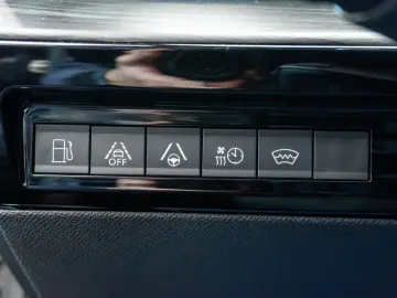 Peugeot 508 • GT • 1.6L • Hybrid • Automat • Rate Credit Lea