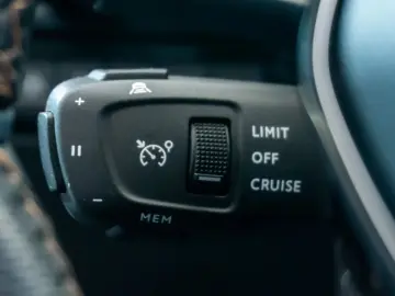 Peugeot 508 • GT • 1.6L • Hybrid • Automat • Rate Credit Lea