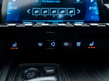 Peugeot 508 • GT • 1.6L • Hybrid • Automat • Rate Credit Lea