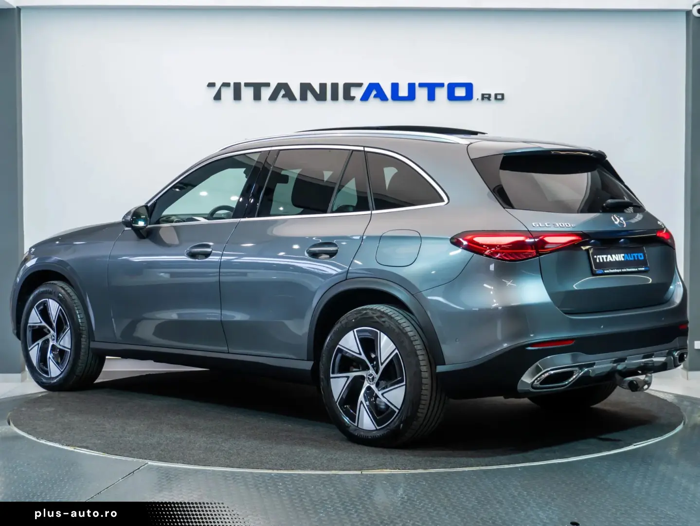 Mercedes-Benz GLC 300 e 4MATIC • 2.0 •  Off-Roader  • Benzin