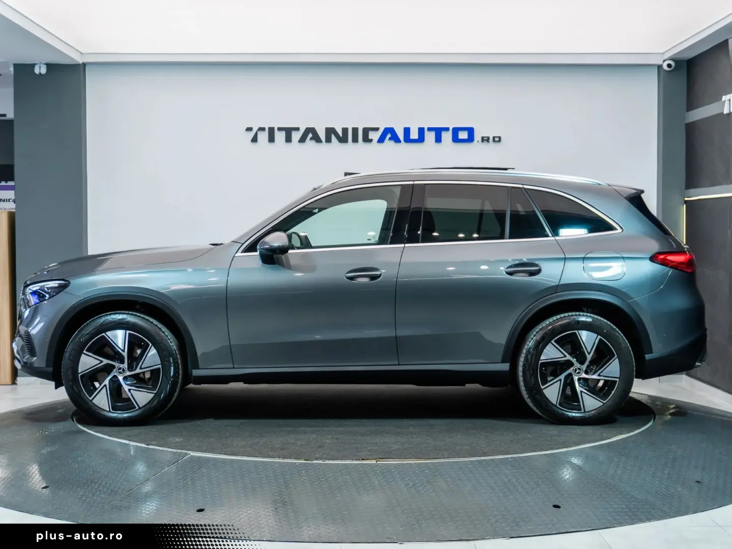 Mercedes-Benz GLC 300 e 4MATIC • 2.0 •  Off-Roader  • Benzin