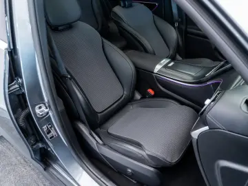 Mercedes-Benz GLC 300 e 4MATIC • 2.0 •  Off-Roader  • Benzin