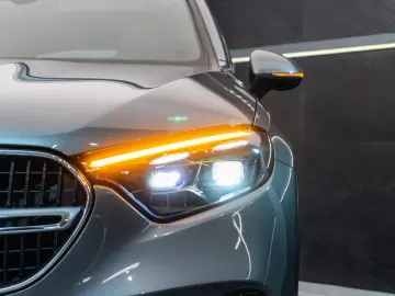 Mercedes-Benz GLC 300 e 4MATIC • 2.0 •  Off-Roader  • Benzin