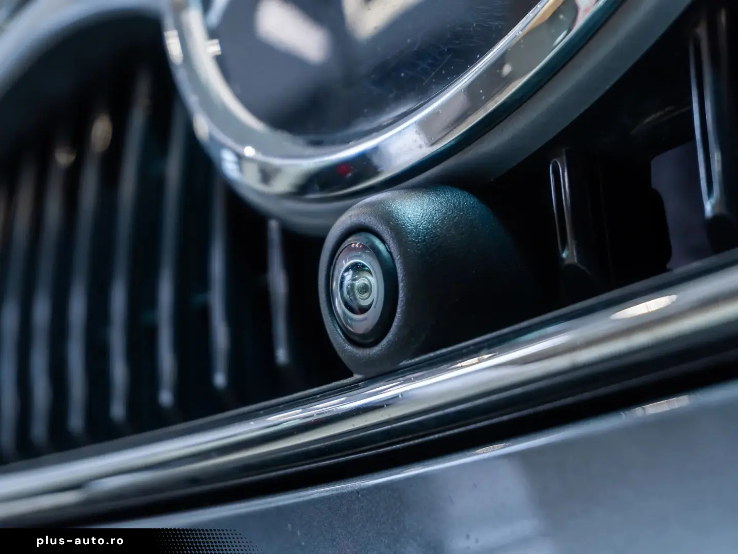 Mercedes-Benz GLC 300 e 4MATIC • 2.0 •  Off-Roader  • Benzin