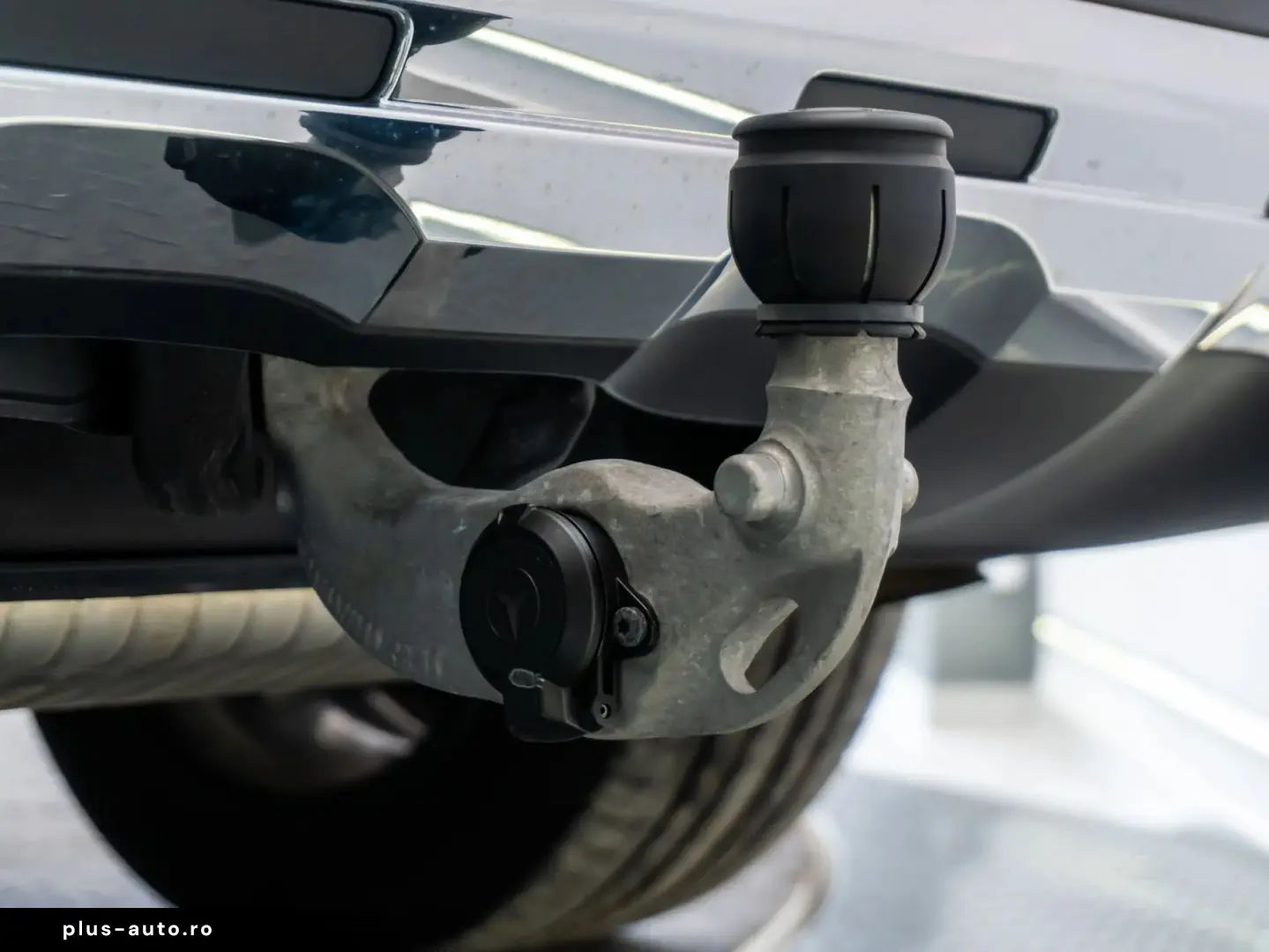 Mercedes-Benz GLC 300 e 4MATIC • 2.0 •  Off-Roader  • Benzin