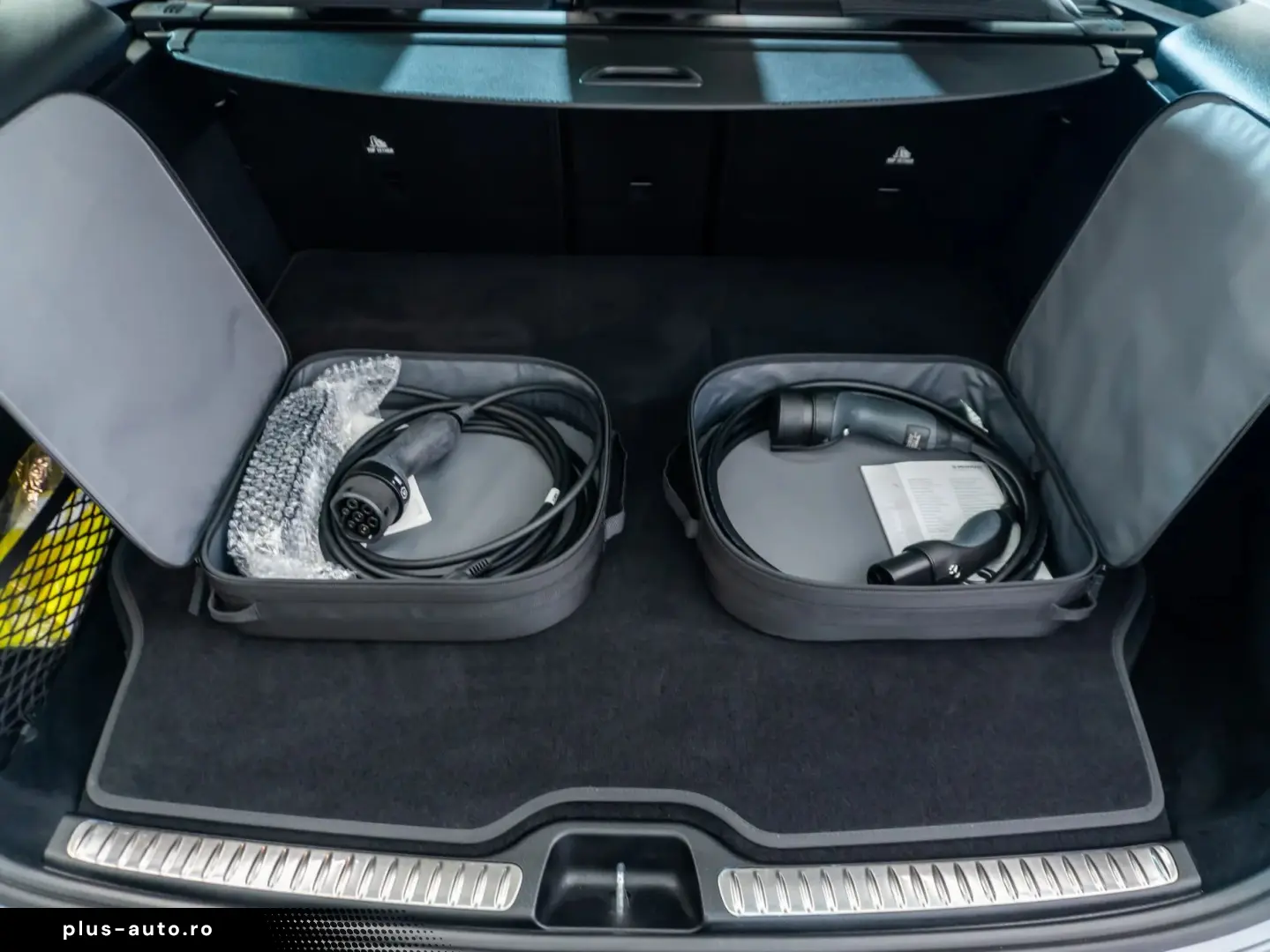 Mercedes-Benz GLC 300 e 4MATIC • 2.0 •  Off-Roader  • Benzin