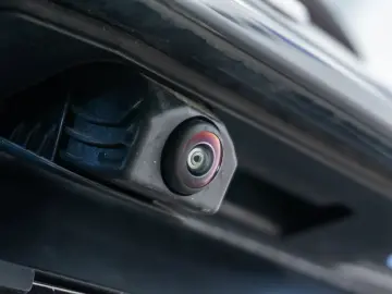 Mercedes-Benz GLC 300 e 4MATIC • 2.0 •  Off-Roader  • Benzin