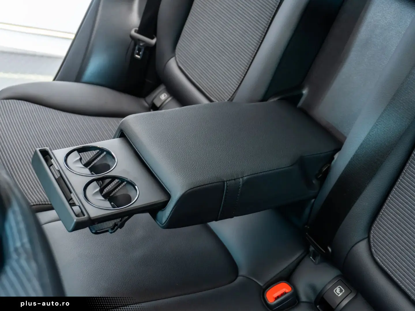 Mercedes-Benz GLC 300 e 4MATIC • 2.0 •  Off-Roader  • Benzin