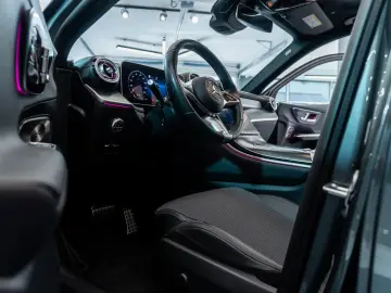 Mercedes-Benz GLC 300 e 4MATIC • 2.0 •  Off-Roader  • Benzin