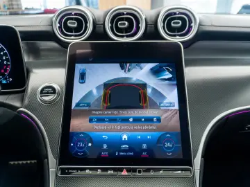 Mercedes-Benz GLC 300 e 4MATIC • 2.0 •  Off-Roader  • Benzin