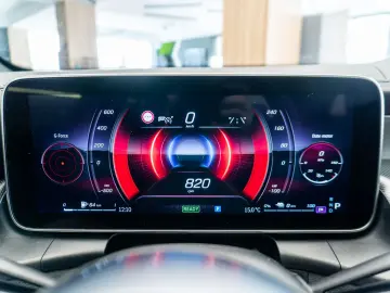 Mercedes-Benz GLC 300 e 4MATIC • 2.0 •  Off-Roader  • Benzin