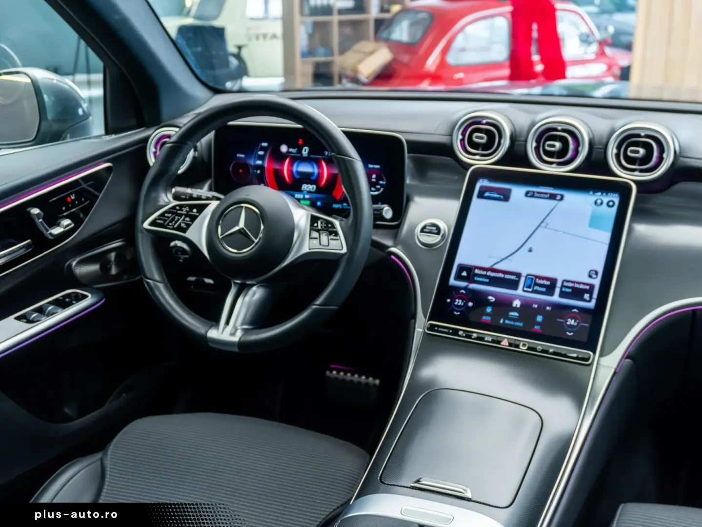 Mercedes-Benz GLC 300 e 4MATIC • 2.0 •  Off-Roader  • Benzin